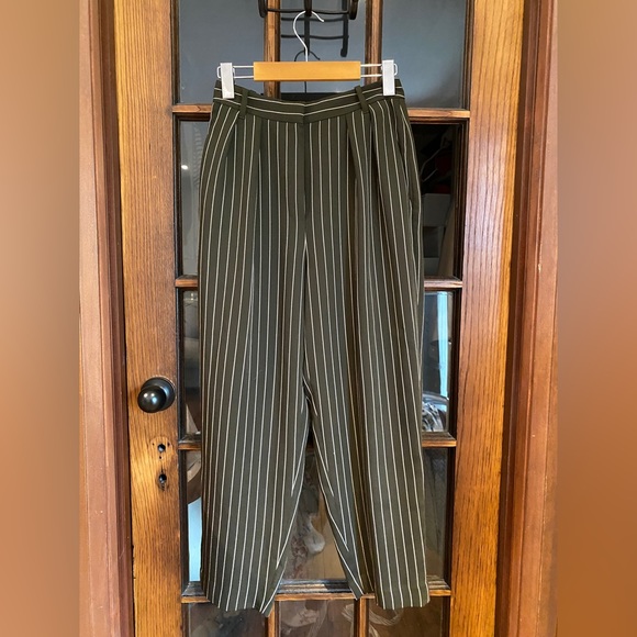 Babaton Modesto Pants (OLIVE GREEN) - Picture 2 of 4